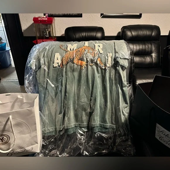 VINTAGE AMIRI TIGER TEE WORN ONCE ON 10/29 FOR 3 HRS! DRY CLEANED (LIKE NEW) - Picture 1 of 5